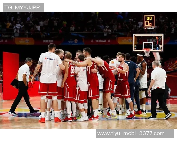 布朗罚球失误引发争议解说调侃其在猛龙时期的丰厚收入影响表现