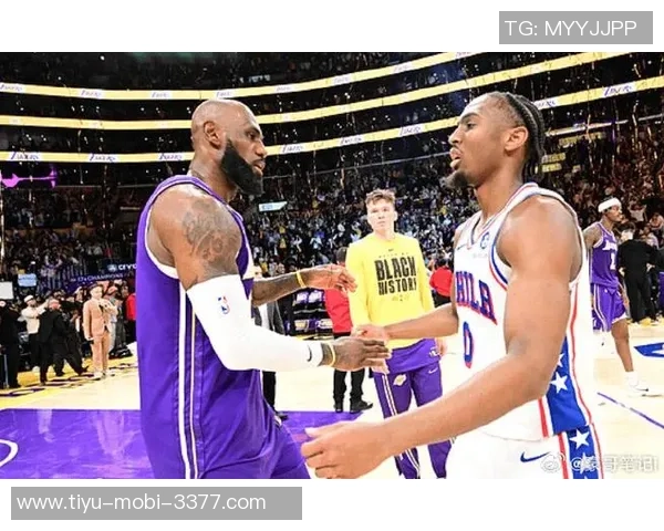 詹姆斯转发马克西生涯新高54分与9助攻的精彩表现引发热议 詹姆斯转发马克西生涯新高54分与9助攻的精彩表现引发热议